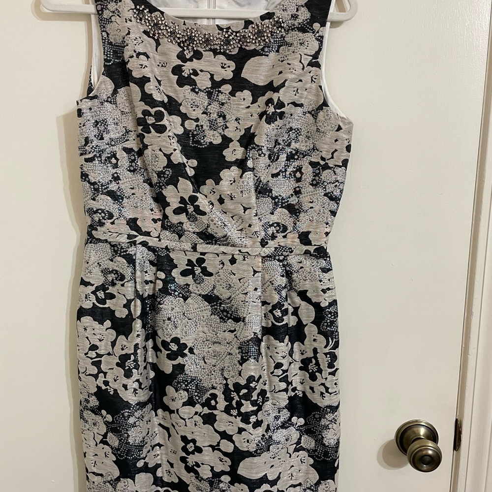 Black and White Sleeveless Sheath Dress for Wedding Guests